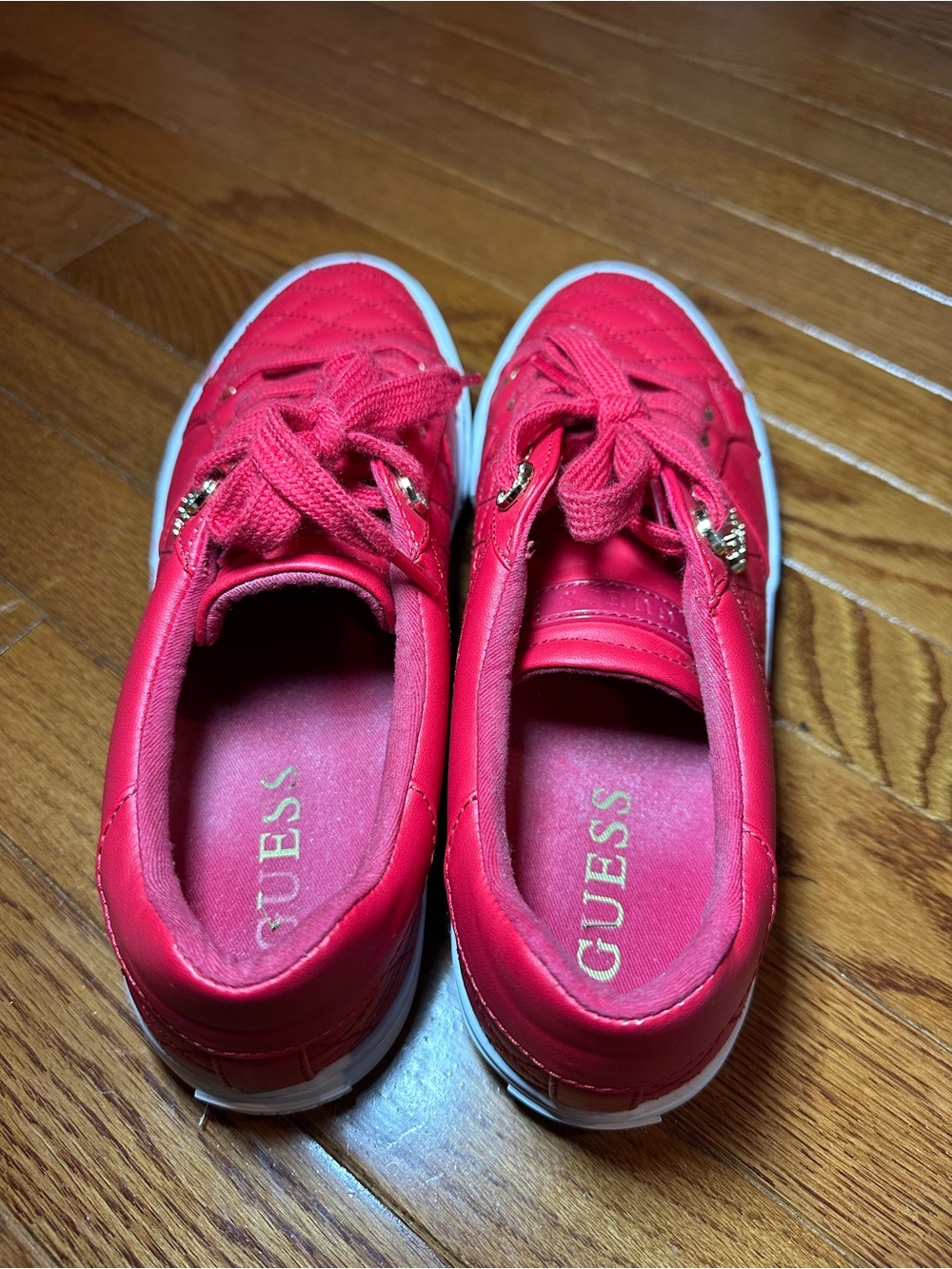GUESS Women's Loven Red Sneaker Size 10M - Picture 2 of 5